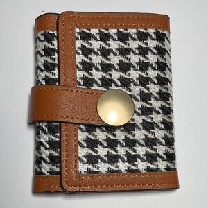 Stylish Houndstooth Wallet with Brown Trim
